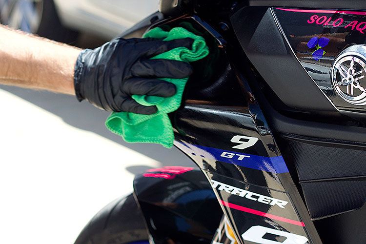 WATERLESS & CARNAUBA - Limpiador y Abrillantador en Seco Moto